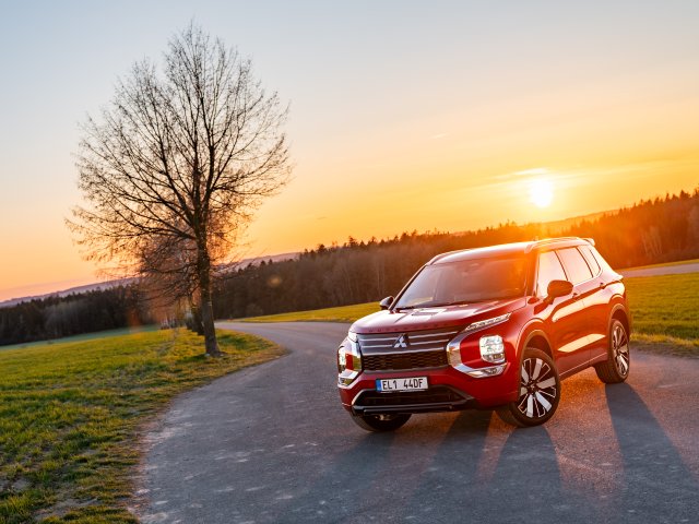 OUTLANDER PHEV MY25